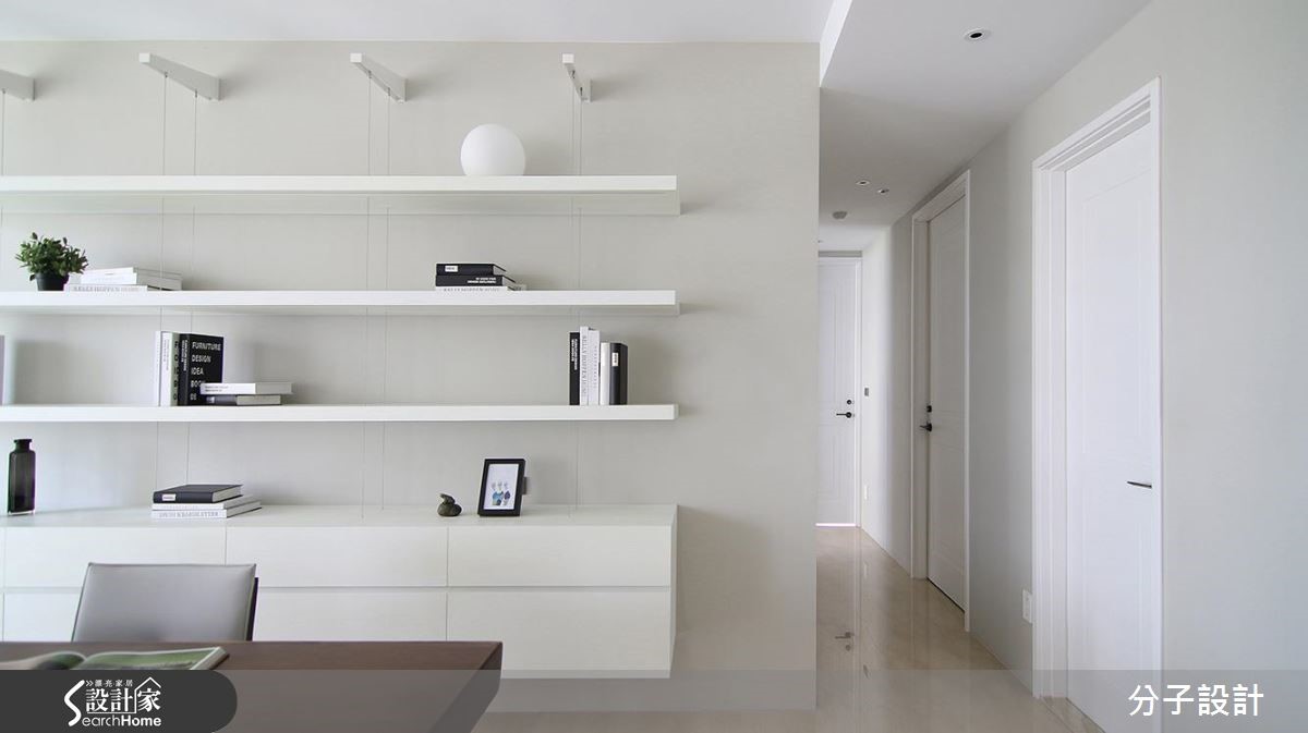 40 坪場域，設計師融入輕裝修手法，並結合開放式格局